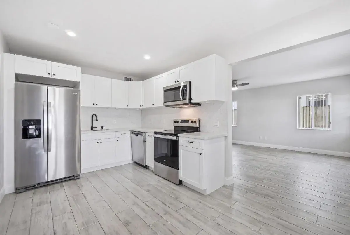 712 NE 10th Avenue, Pompano Beach FL 33060