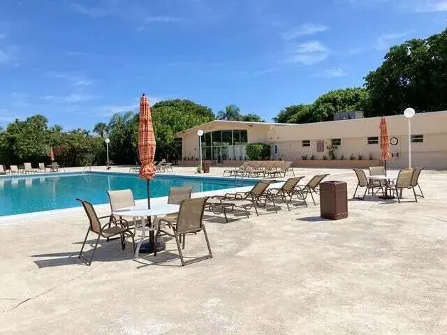 480 Executive Center Drive # 4a, West Palm Beach FL 33401