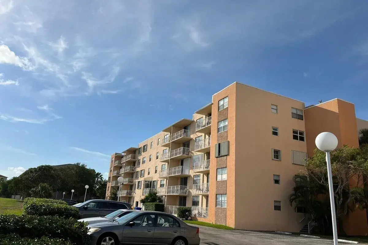 480 Executive Center Drive # 4a, West Palm Beach FL 33401