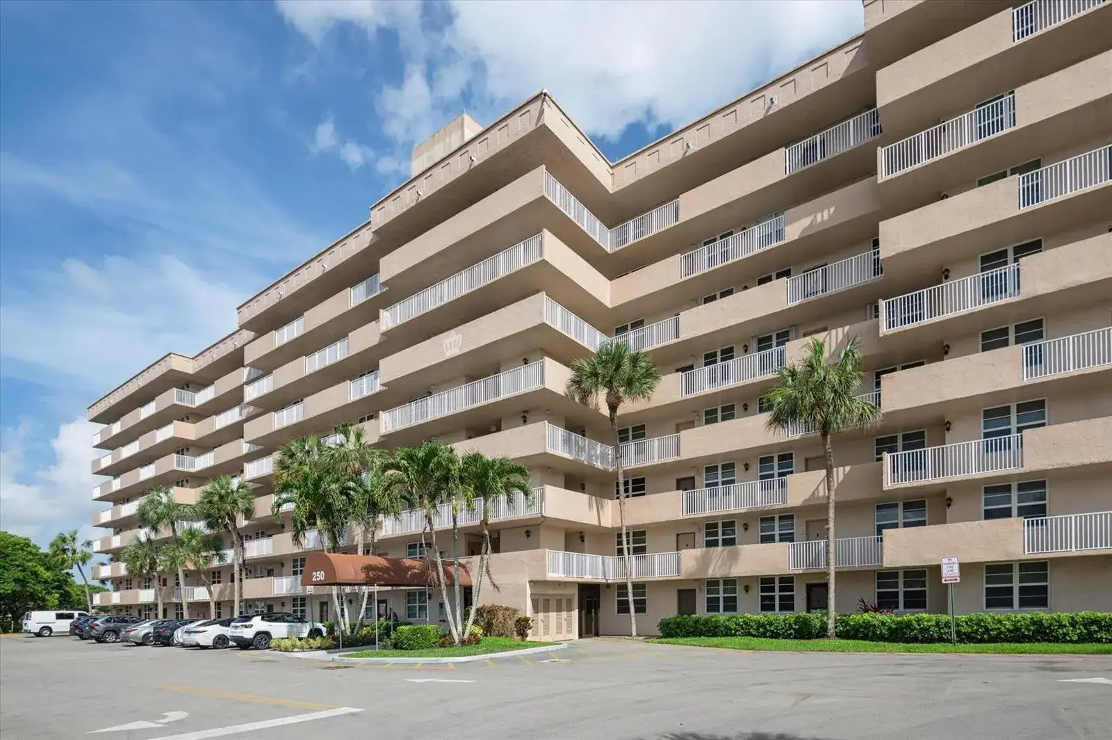 250 Jacaranda Drive # 408, Plantation FL 33324 photo 2