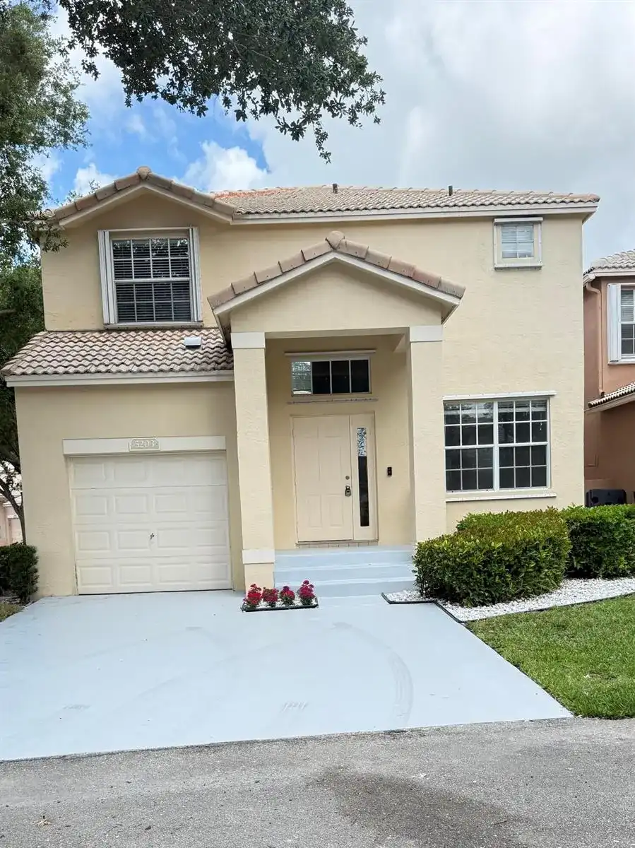 5203 Eagle Cay Place, Coconut Creek FL 33073