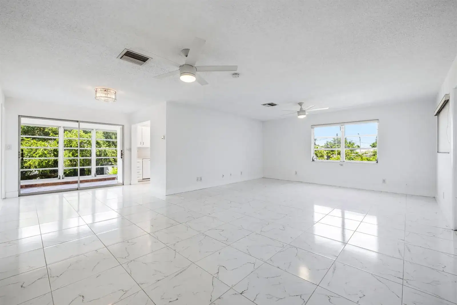 941 Crystal Lake Drive # 207, Deerfield Beach FL 33064 photo 2