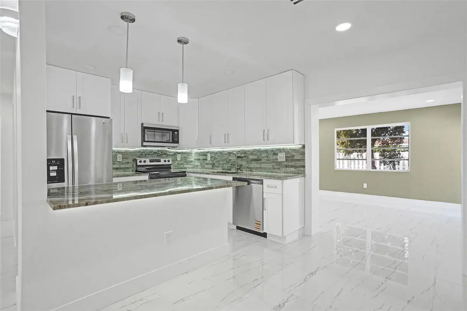 1437 SW 1st Avenue, Deerfield Beach FL 33441 photo 5
