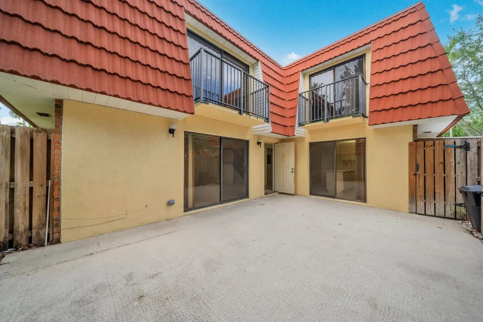 713 NW 99th Circle, Plantation FL 33324