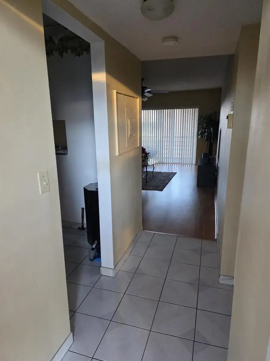 3048 E Sunrise Lakes Drive E # 412, Sunrise FL 33322 photo 4