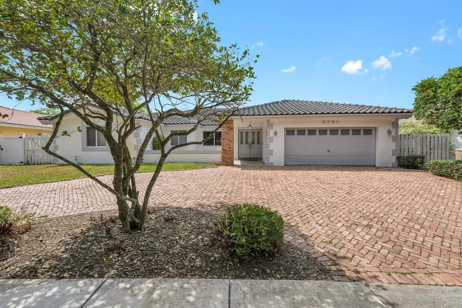 5791 Hawkes Bluff Avenue, Davie FL 33331 photo 2