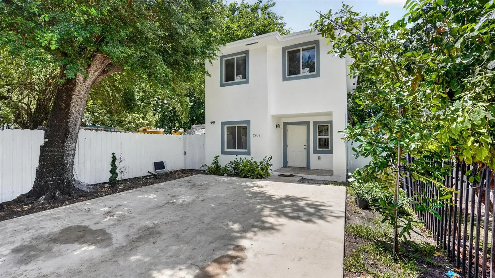 2902 NW 44th Street, Miami FL 33142