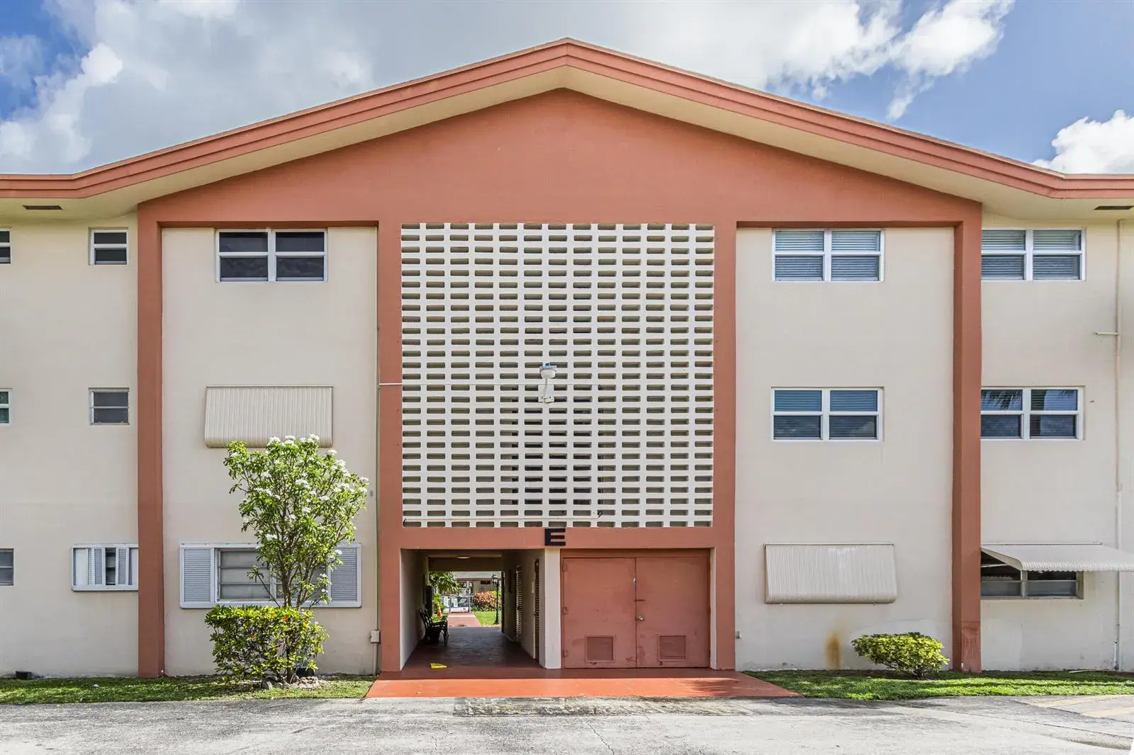 5300 Washington Street # E208, Hollywood FL 33021