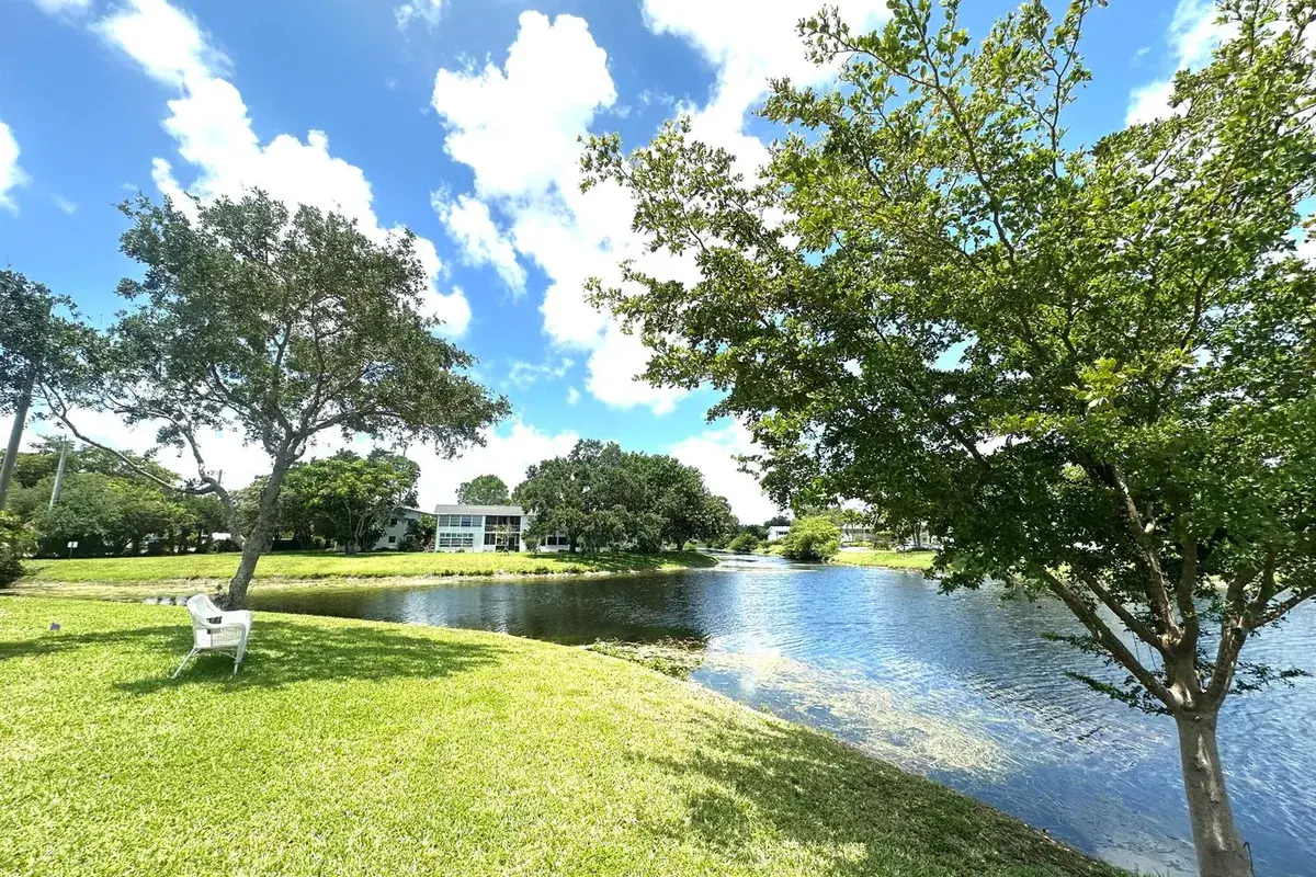 2060 Harwood E, Deerfield Beach FL 33442