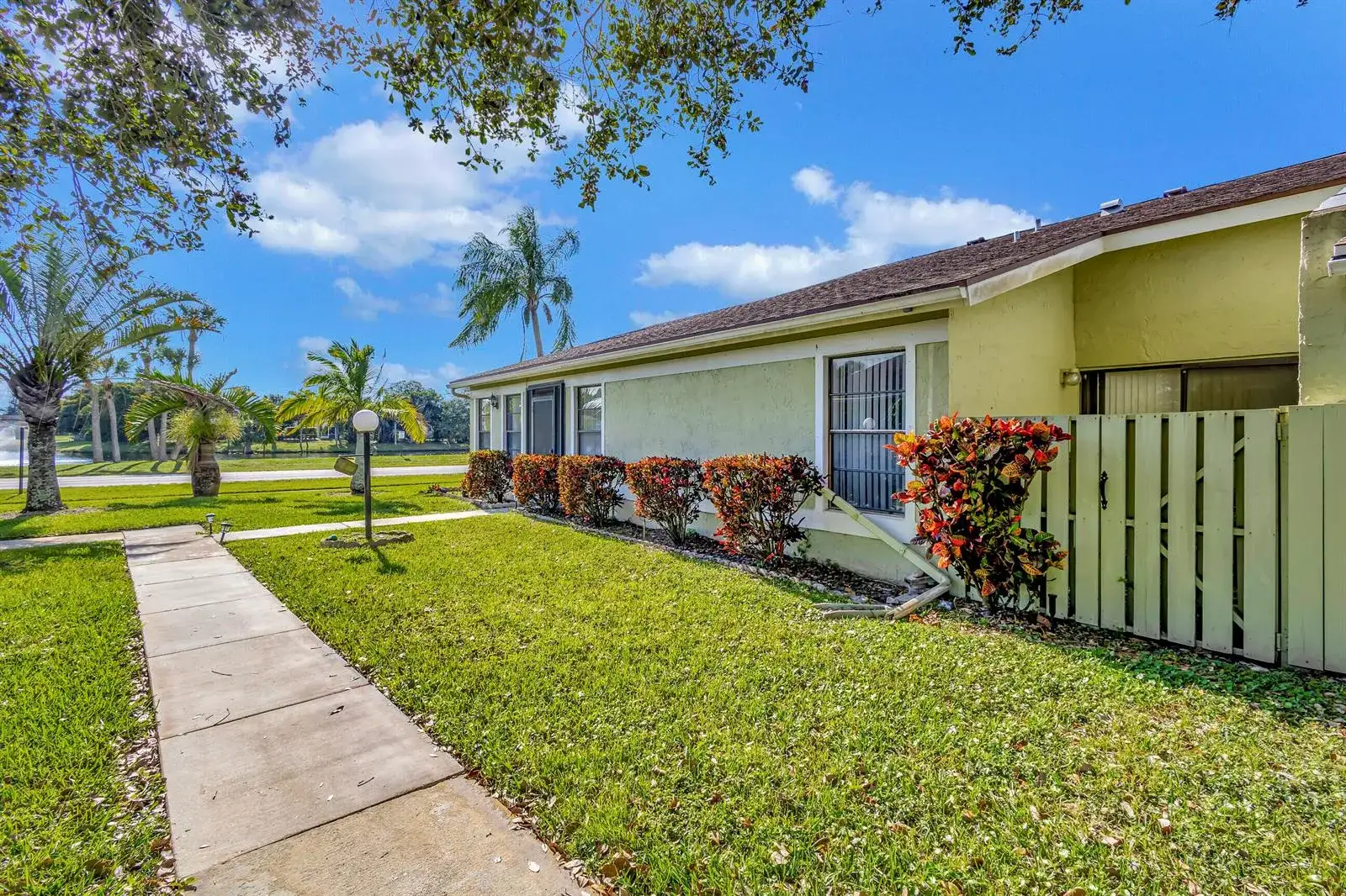4385 Willow Brook Circle, West Palm Beach FL 33417 photo 3