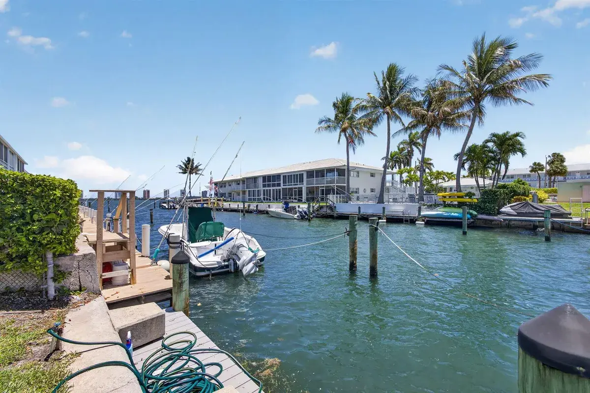 110 Wettaw Lane # 202, North Palm Beach FL 33408
