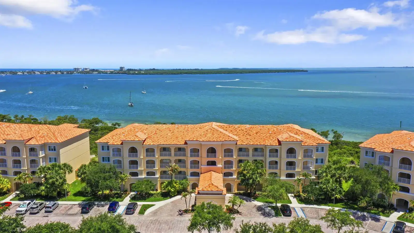 26 Harbour Isle Drive W, Fort Pierce FL 34949 photo 2