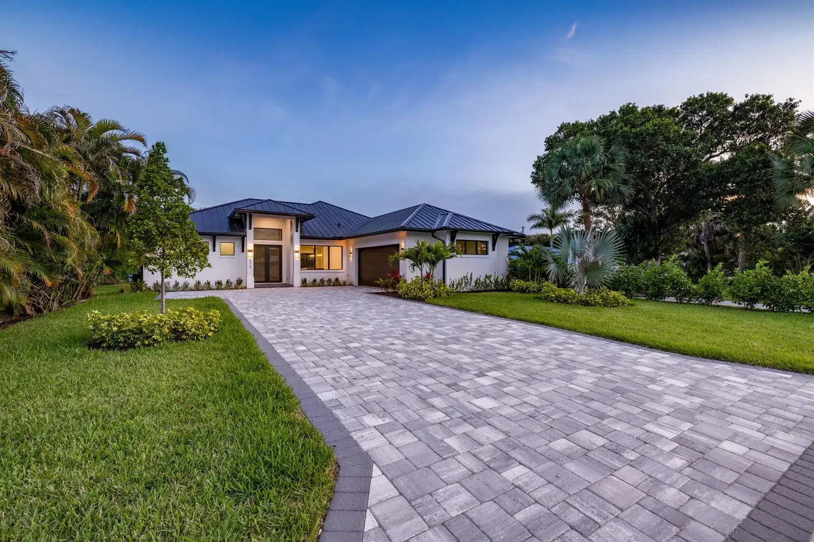 513 SW South Carolina Drive, Stuart FL 34994 photo 2