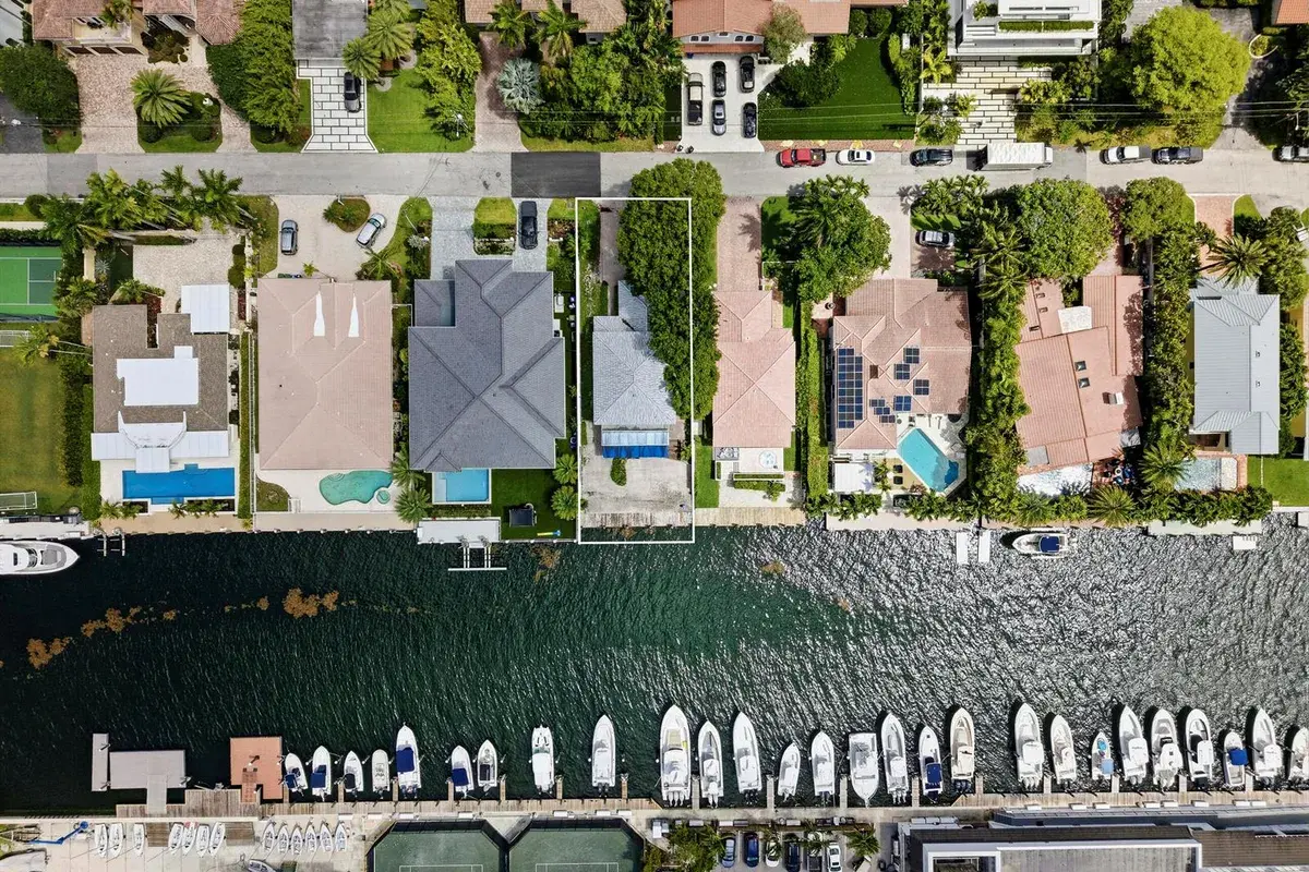 1708 SE 11th Street, Fort Lauderdale FL 33316