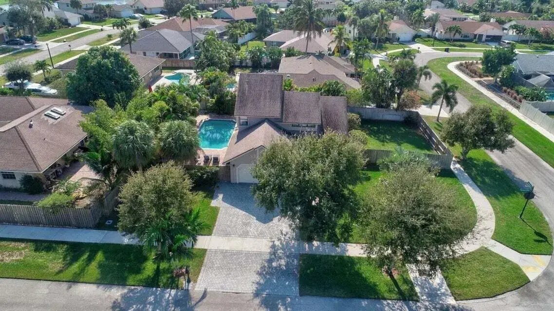 4140 Woods End Road, Boca Raton FL 33487