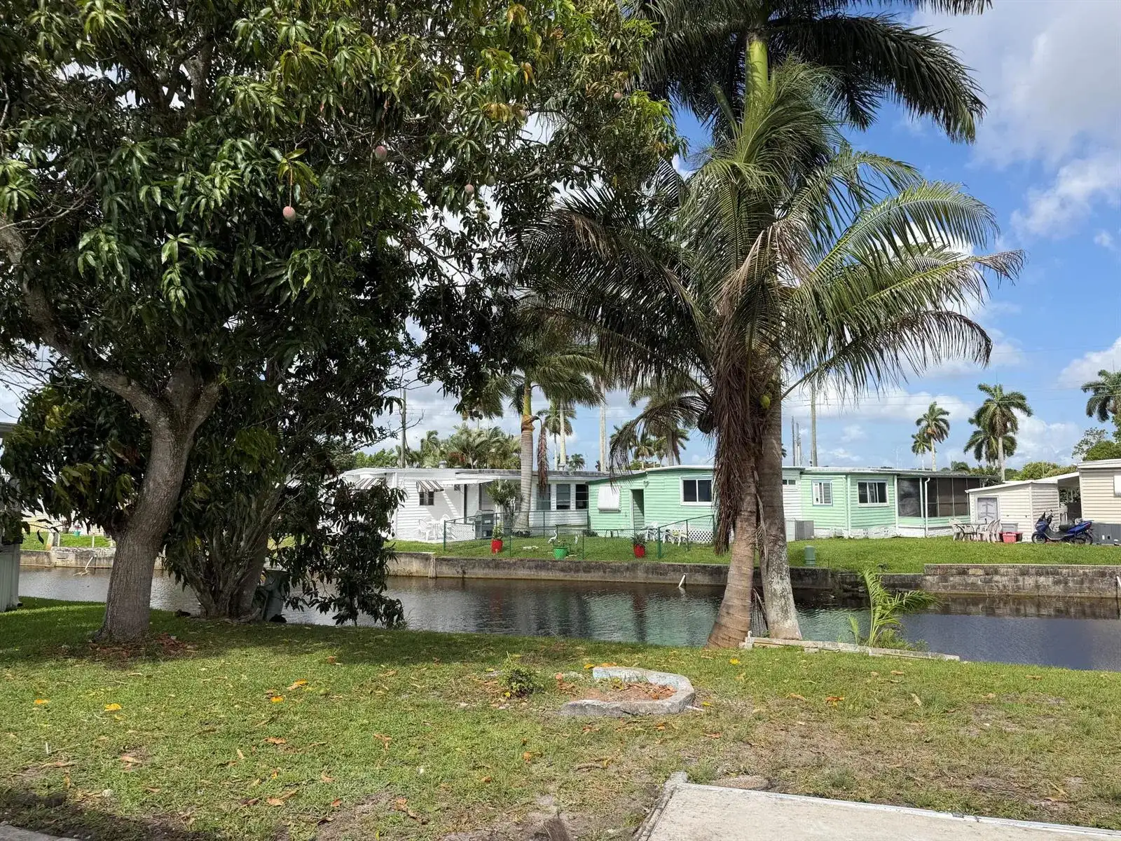 2041 SW 84th Avenue, Davie FL 33324 photo 2