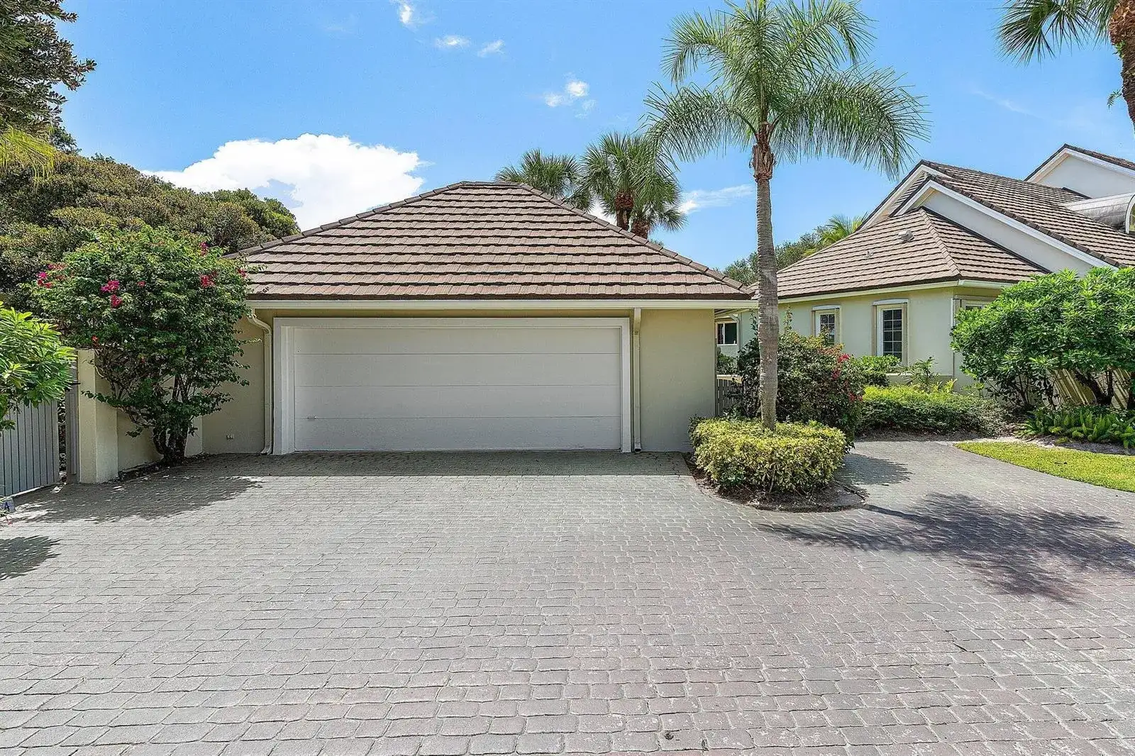2584 Muirfield Court, Wellington FL 33414 photo 2
