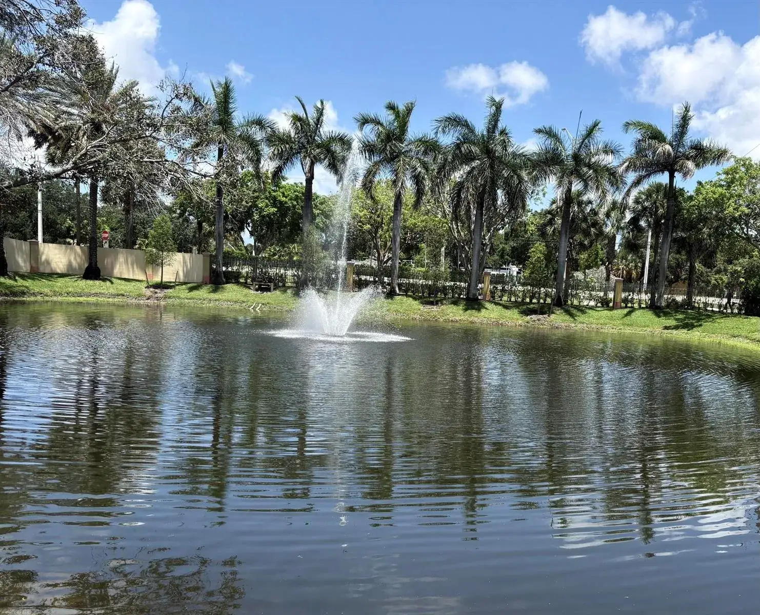 203 S Santa Catalina Circle # 203, North Lauderdale FL 33068
