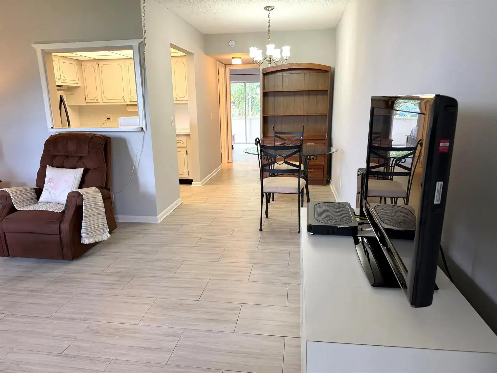 162 Windsor H, West Palm Beach FL 33417 photo 5