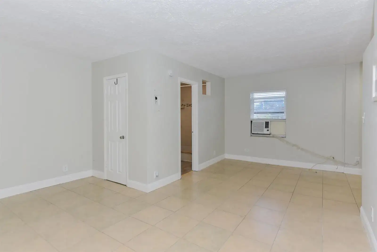 605 N Federal Highway # 8, FL 33460 photo 2