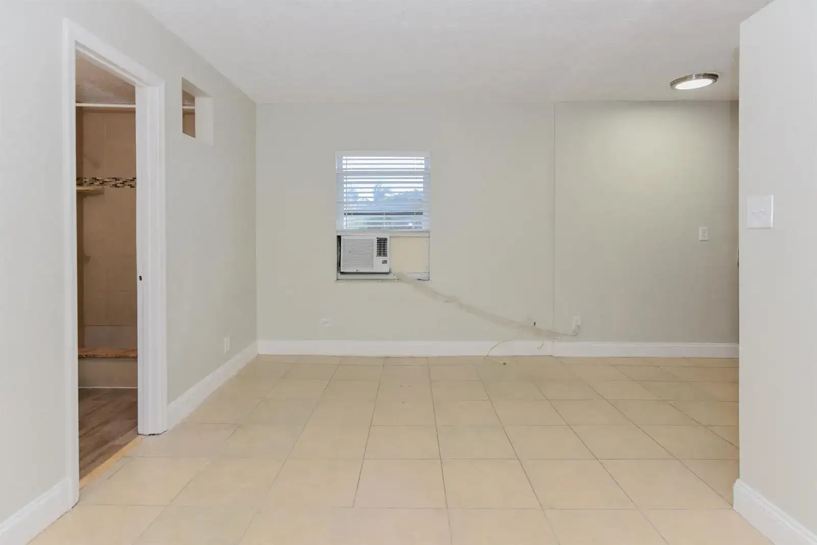 605 N Federal Highway # 8, FL 33460 photo 4
