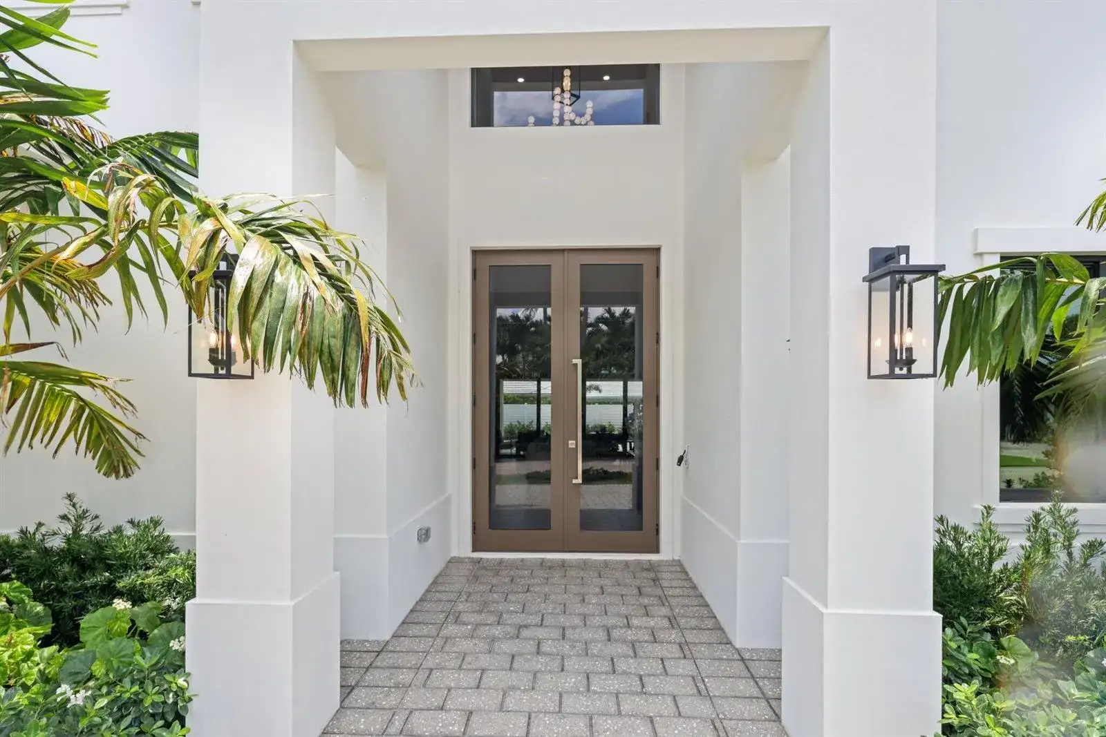 1160 Emerald Drive, Riviera Beach FL 33404 photo 4