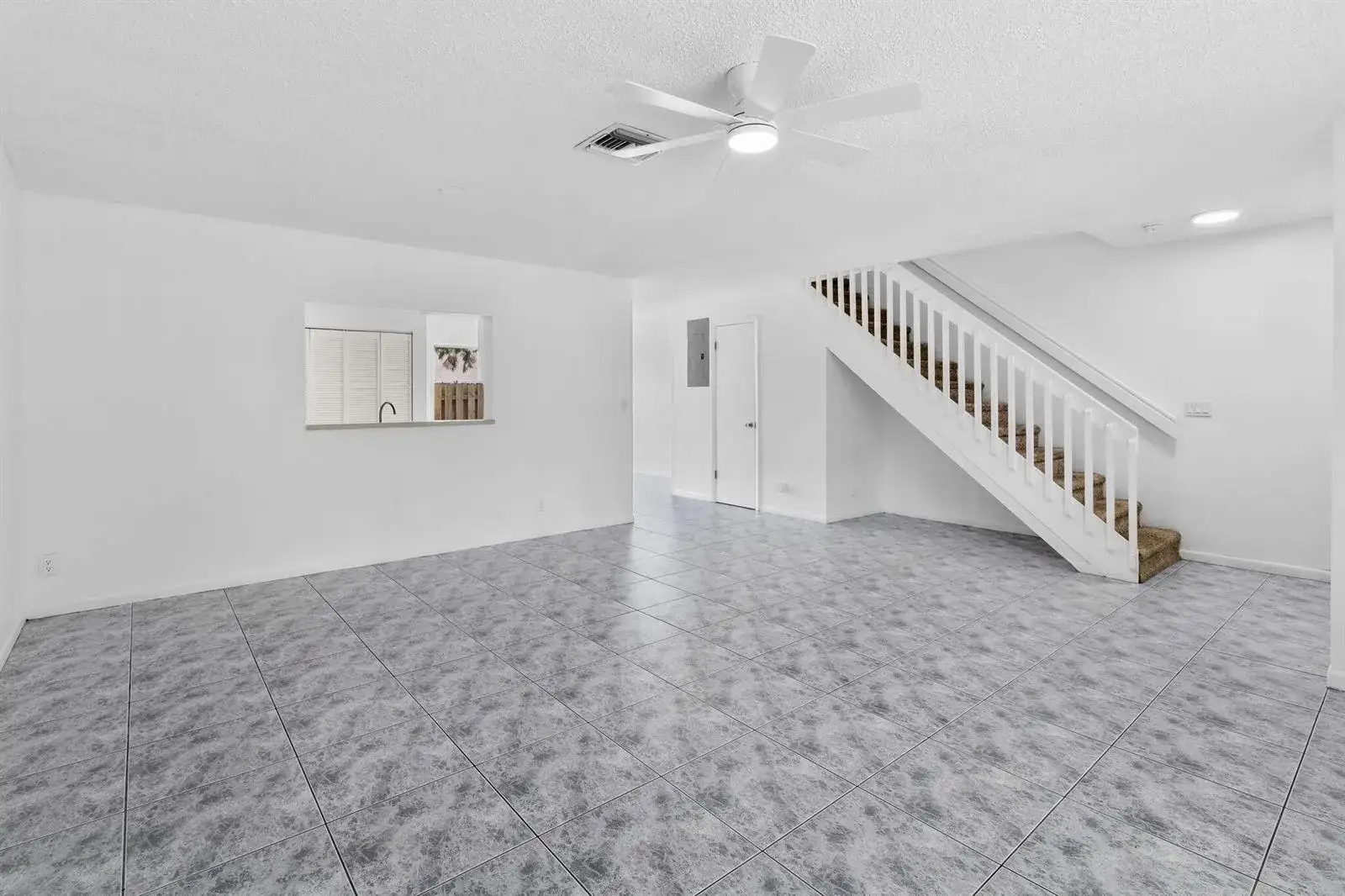 12212 NW 36th Place, Sunrise FL 33323 photo 2