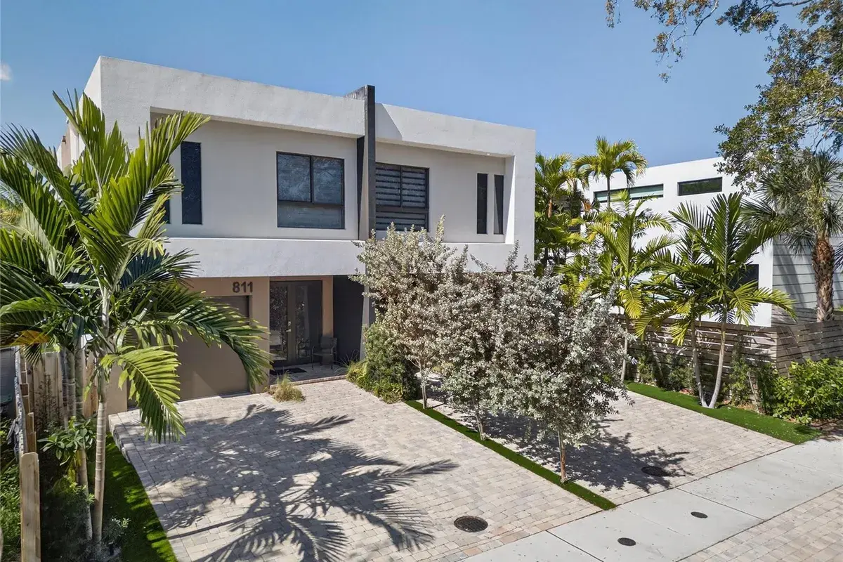 811 SW 10th Terrace, Fort Lauderdale FL 33315