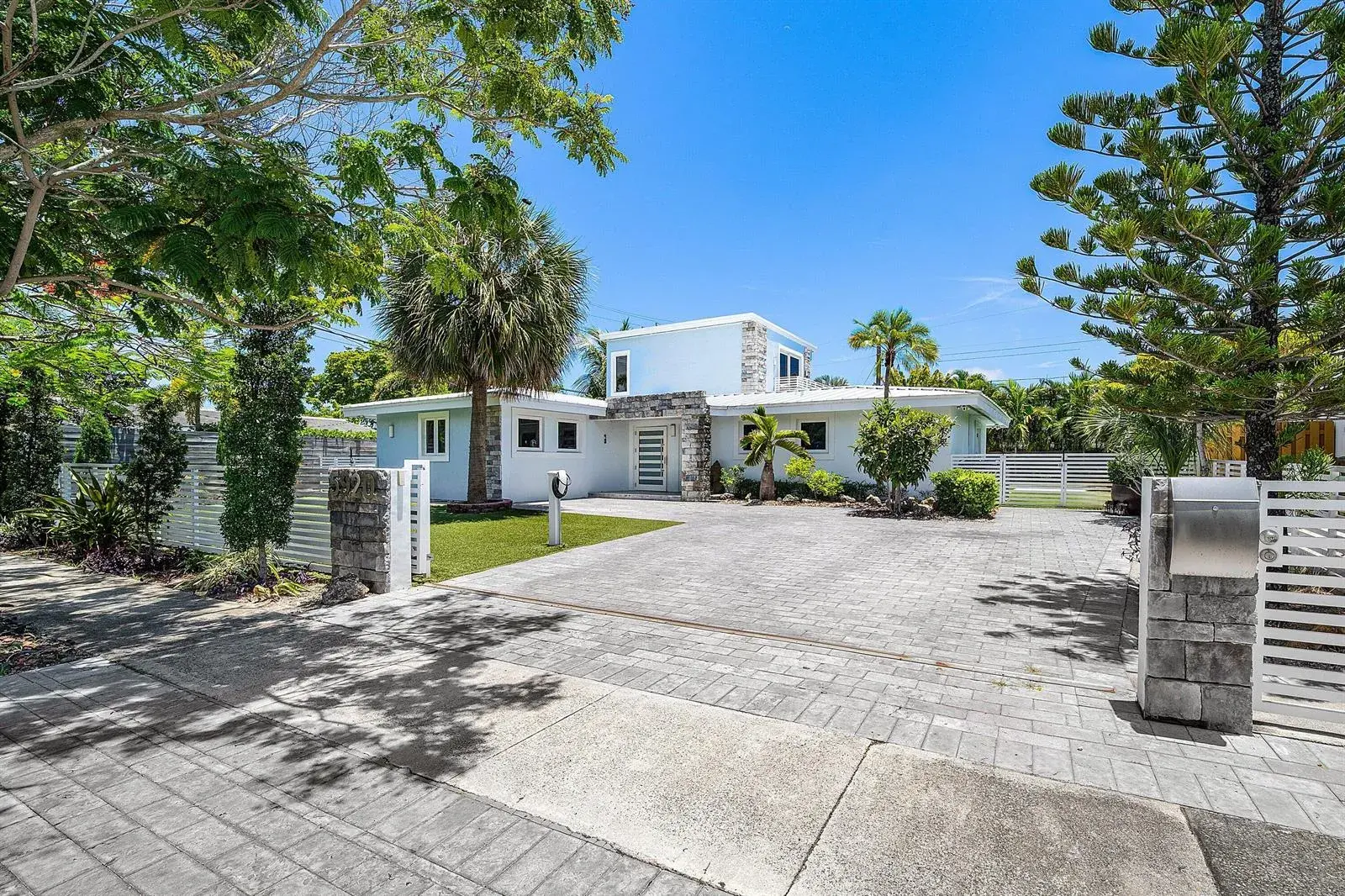 5920 NE 21st Road, Fort Lauderdale FL 33308