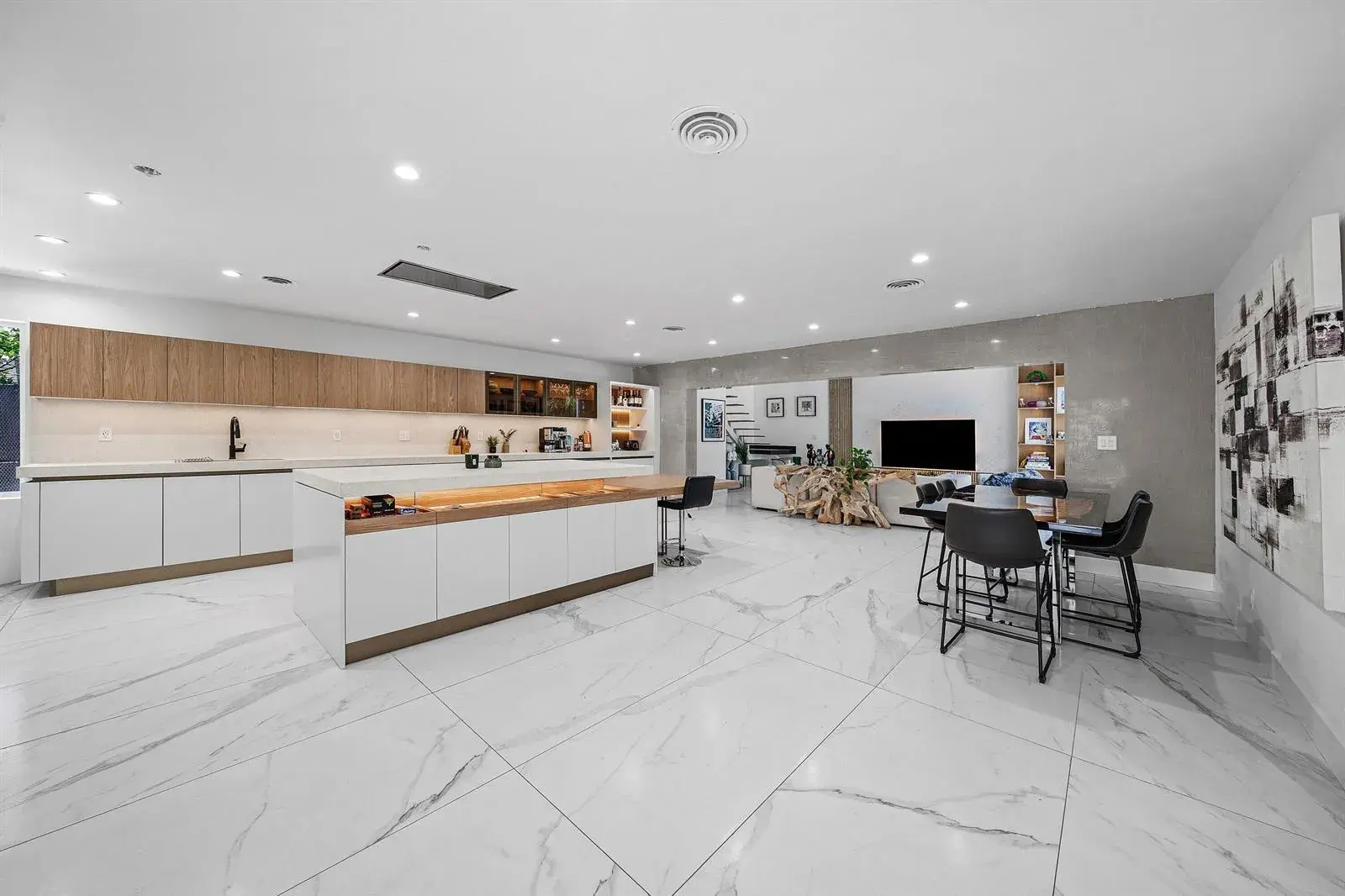 5920 NE 21st Road, Fort Lauderdale FL 33308