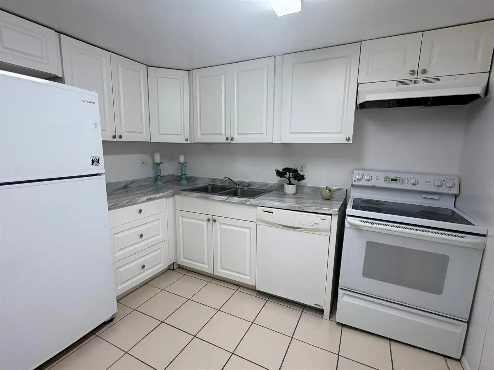 3720 Inverrary Drive # 1h, Lauderhill FL 33319 photo 5