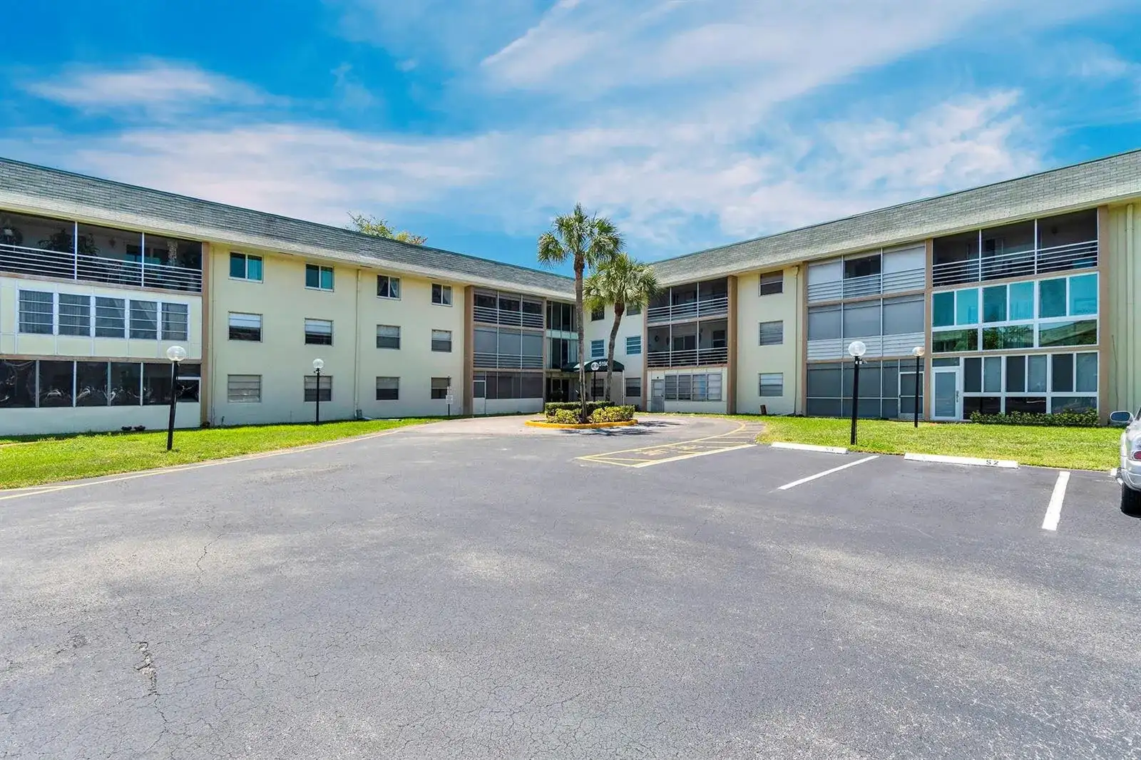 5190 E Sabal Palm Boulevard # 304, Tamarac FL 33319 photo 3