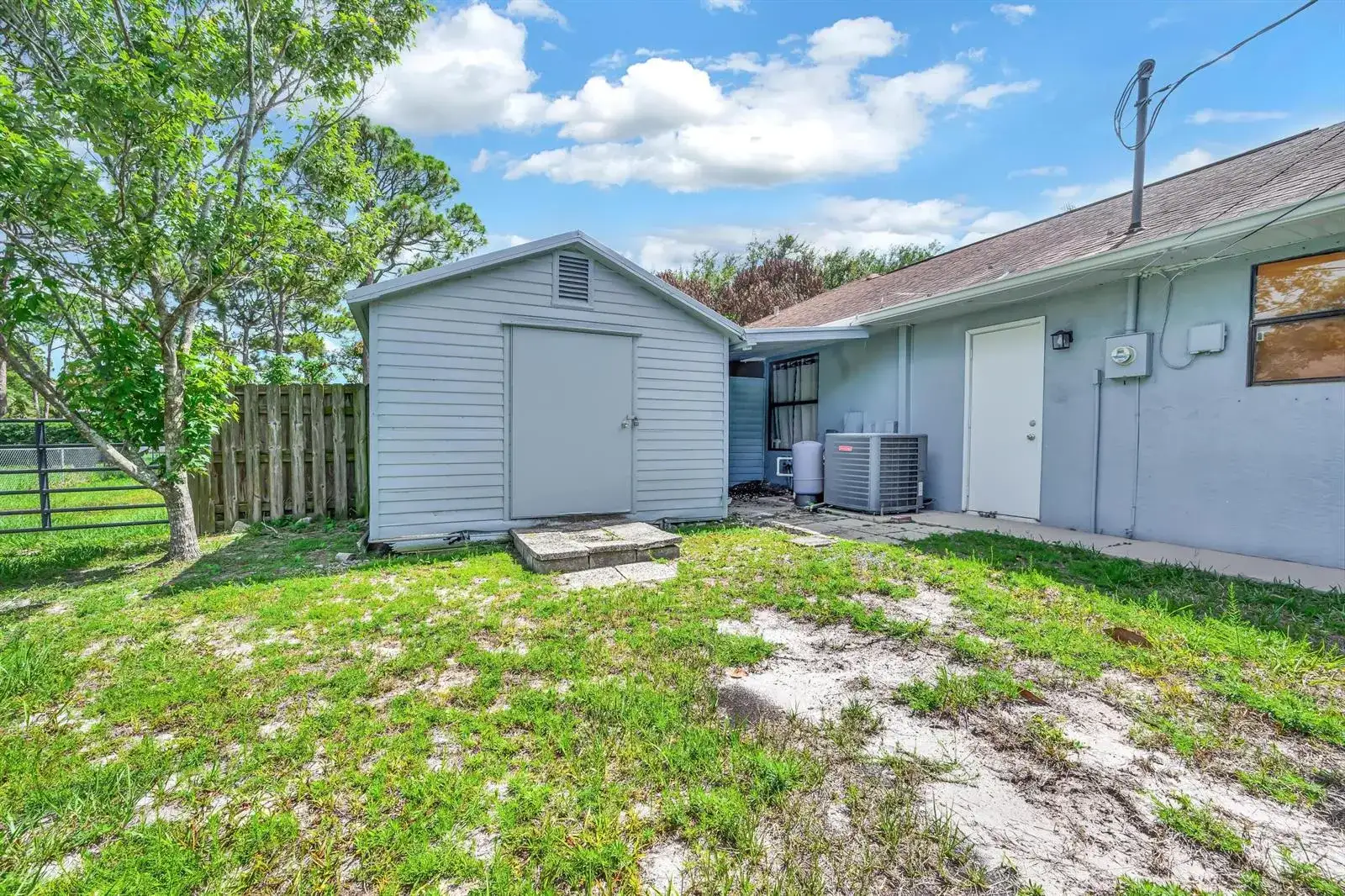 601 Howard Street, Fort Pierce FL 34982 photo 3