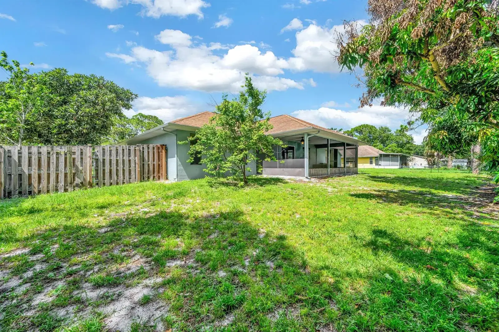 601 Howard Street, Fort Pierce FL 34982 photo 4