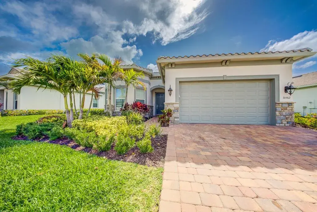 10562 Northbrook Circle, Palm Beach Gardens FL 33412