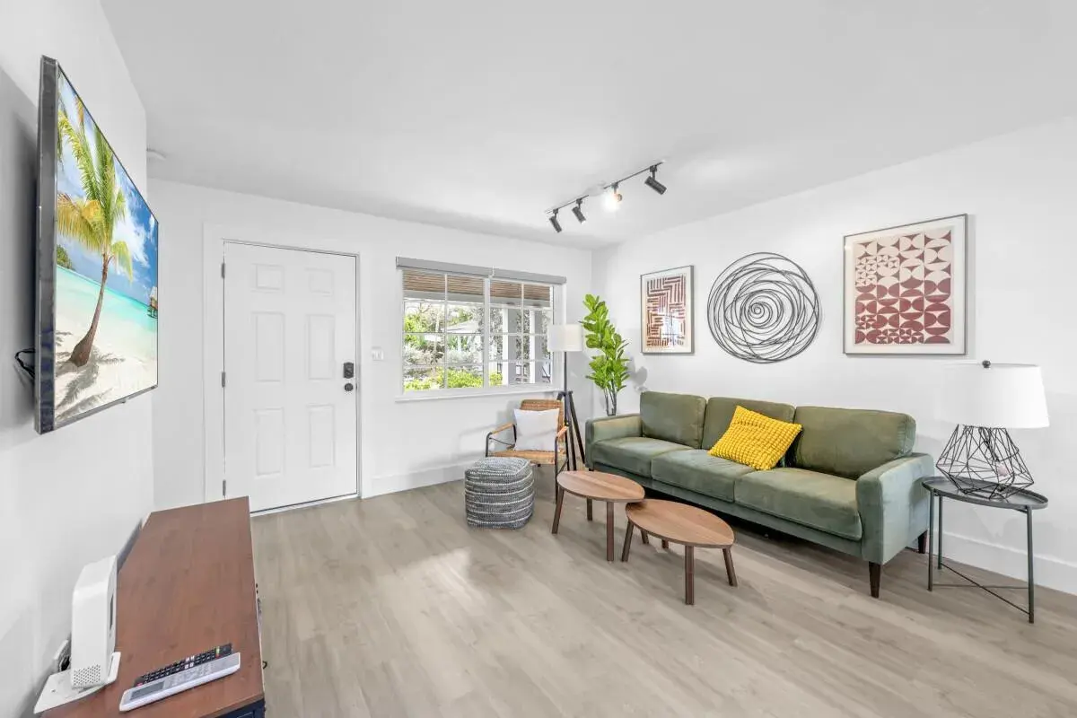 2021 Plunkett Street # 2019, Hollywood FL 33020