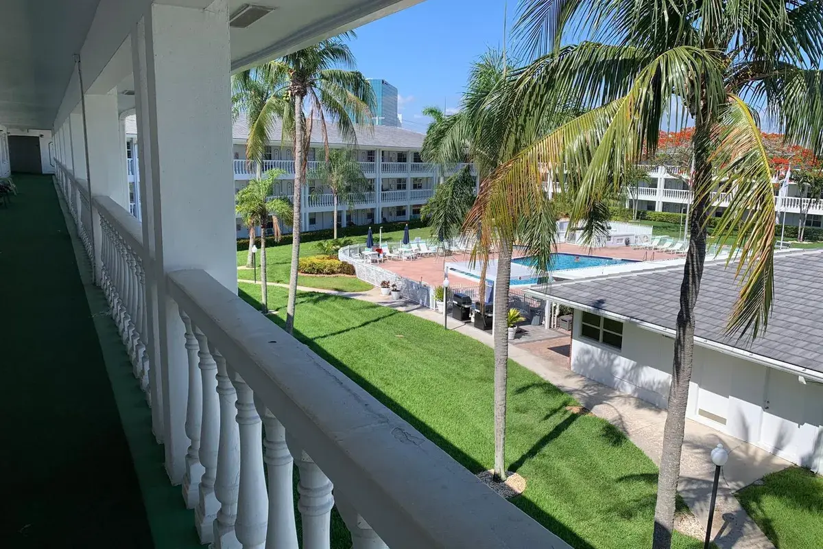 2453 NE 51st Street # D316, Fort Lauderdale FL 33308