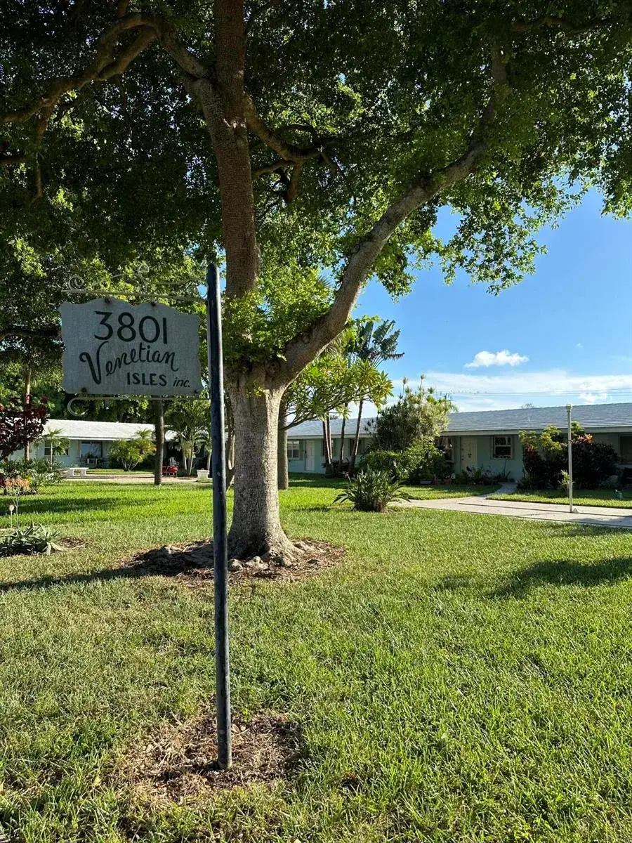 3801 NE 22nd Terrace # 11, Lighthouse Point FL 33064