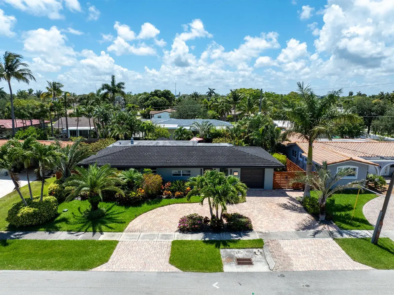 5041 NE 24th Avenue, Lighthouse Point FL 33064 photo 2