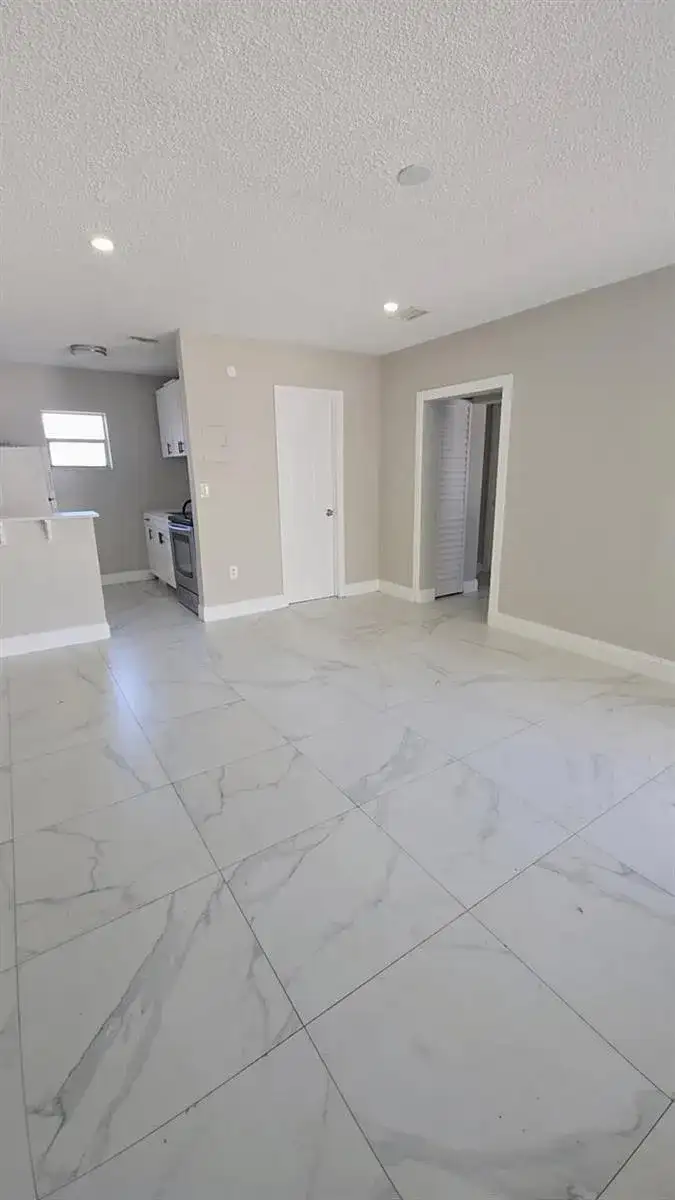 616 NW 5th Avenue # 2, Pompano Beach FL 33060 photo 2