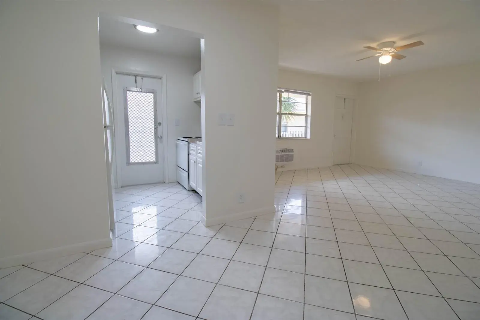 2537 Lincoln Street # 14, Hollywood FL 33020
