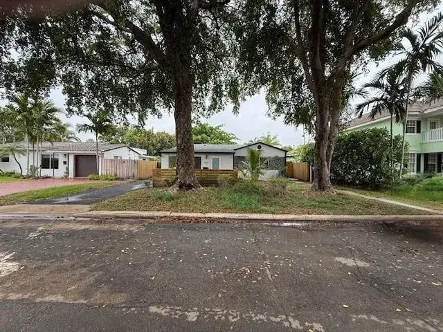 1621-1623 NE 16th Terrace NE, Fort Lauderdale FL 33305 photo 2