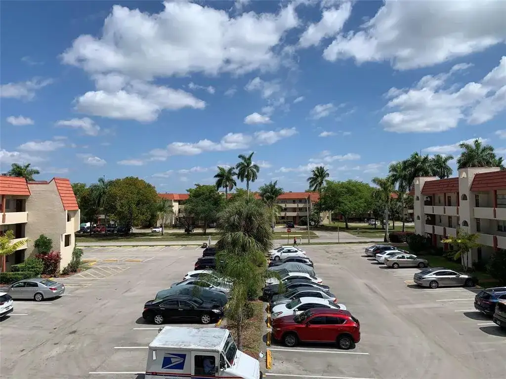 8080 N Sunrise Lakes N # 303, Sunrise FL 33322 photo 4