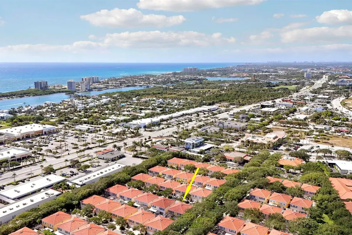 77 Laurel Oaks Circle, Tequesta FL 33469