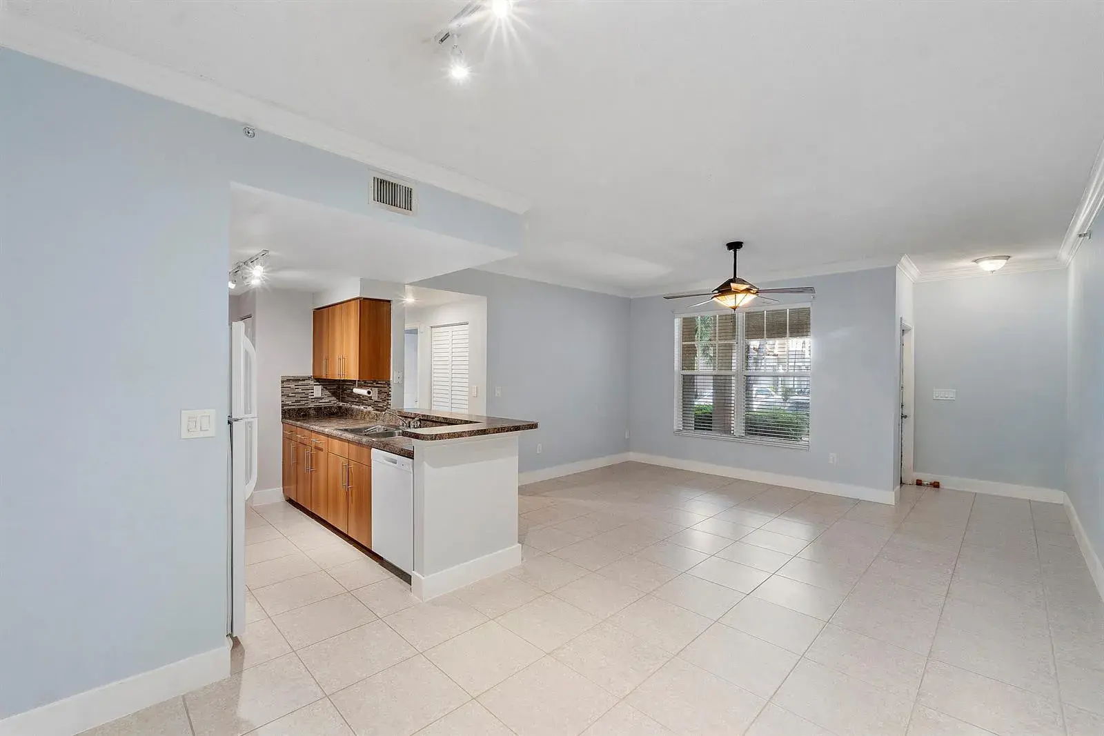 5980 W Sample Road # 104, Coral Springs FL 33063