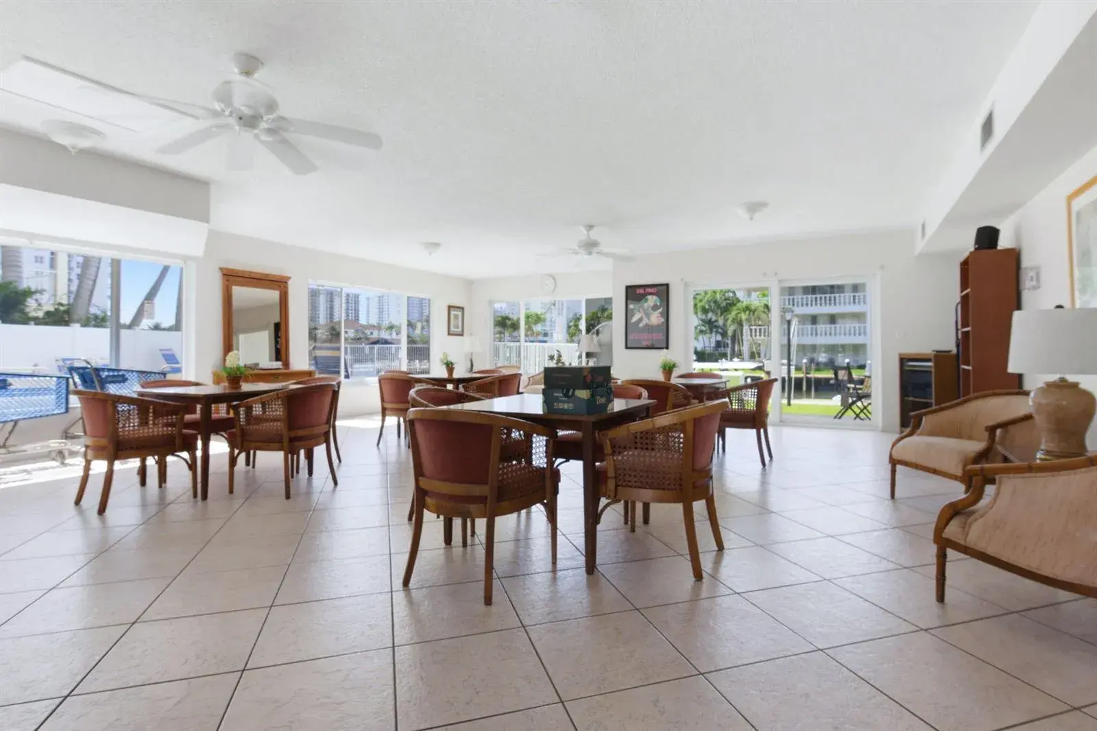 2880 NE 33rd Court # 305, Fort Lauderdale FL 33306
