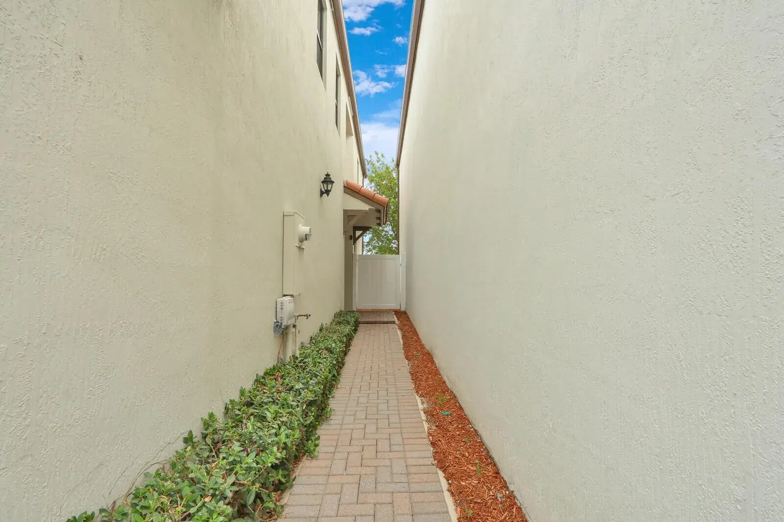 4008 Sequoia Place, Riviera Beach FL 33410