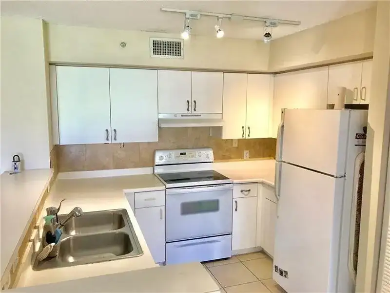 7864 Sonoma Springs Circle # 104, Lake Worth FL 33463 photo 2
