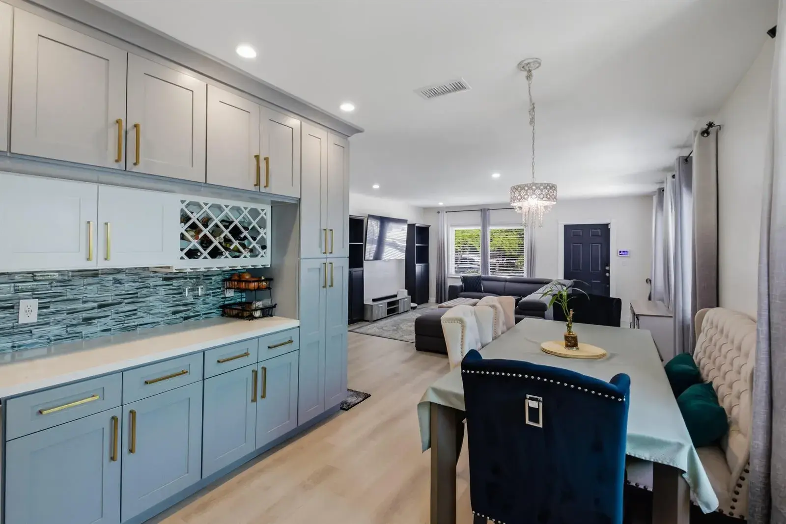 836 NE 17th Terrace, Fort Lauderdale FL 33304