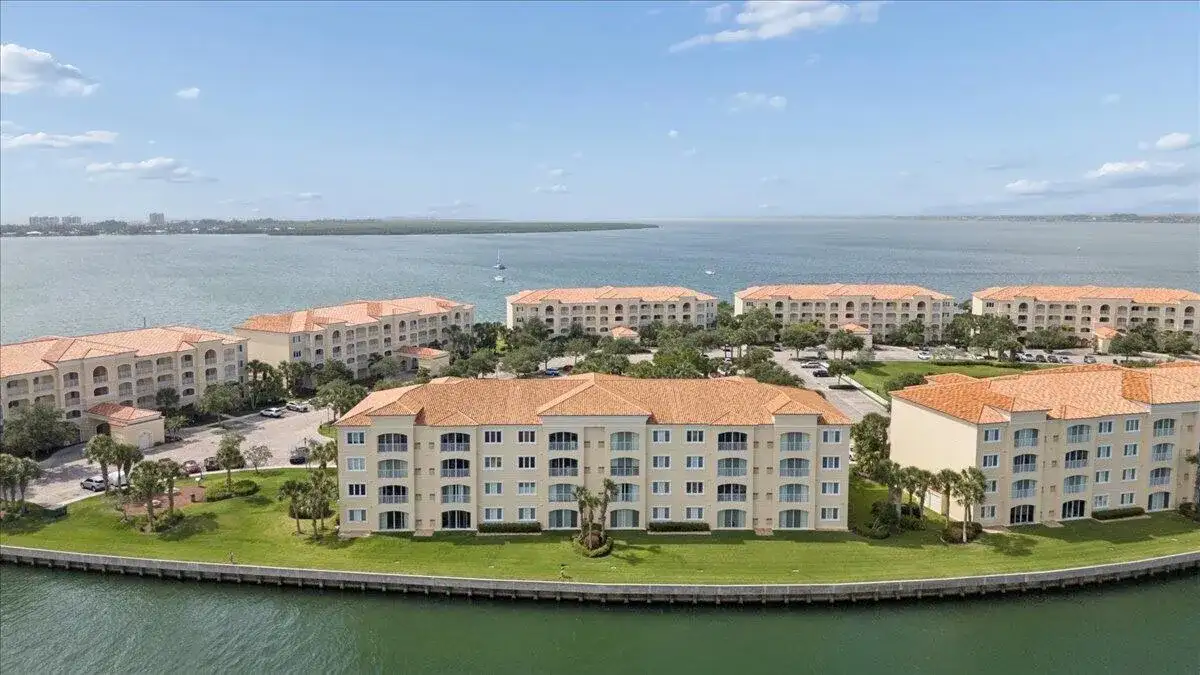 19 W Harbour Isle Dr Drive W # 202, Fort Pierce FL 34949 photo 2
